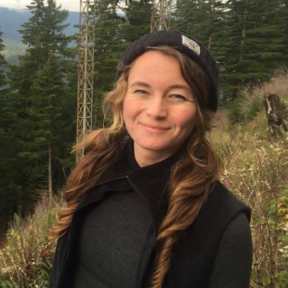 Meet your Posher, Camille - Picture 1 of 1